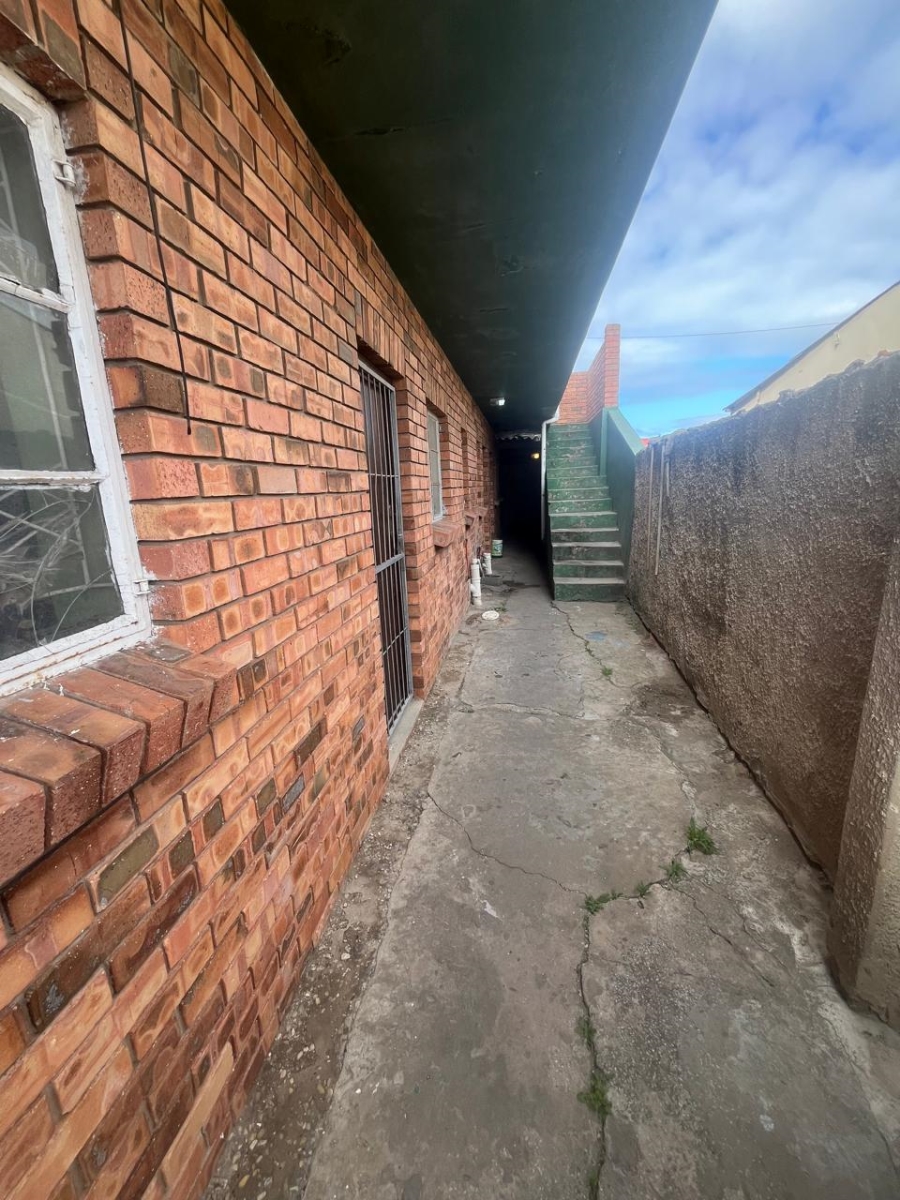  Bedroom Property for Sale in Kwazakhele Eastern Cape